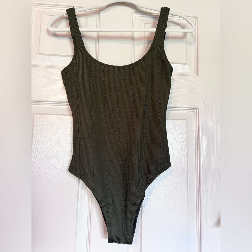 Aerie One Piece Cheeky Ribbed Swimsuit in Olive Green. Size S